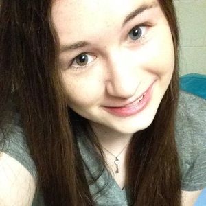 Meet your Posher, Alexandra